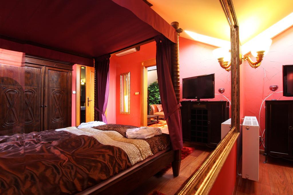 Palac Saturna Czeladź Quarto foto