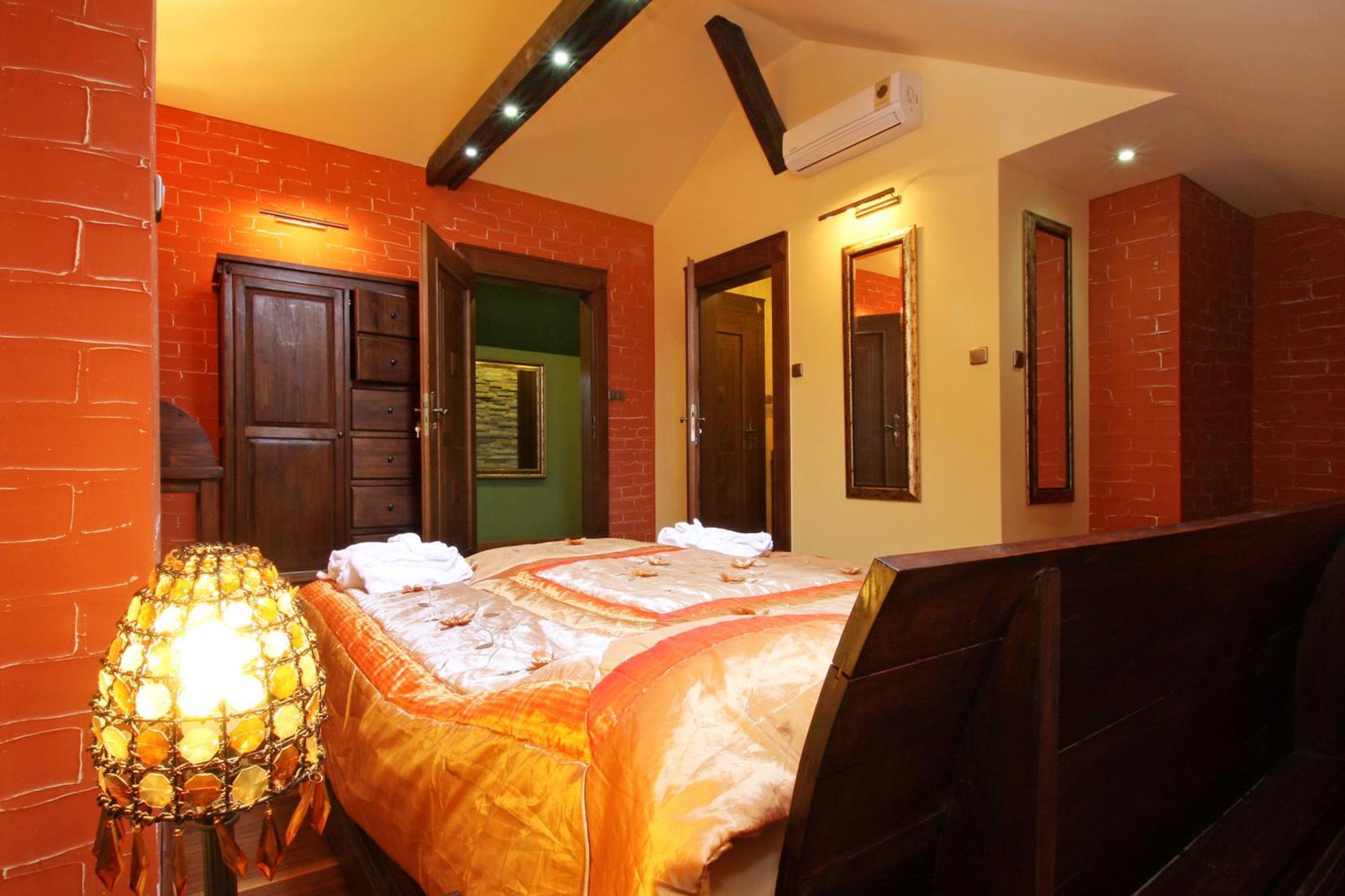 Palac Saturna Czeladź Quarto foto