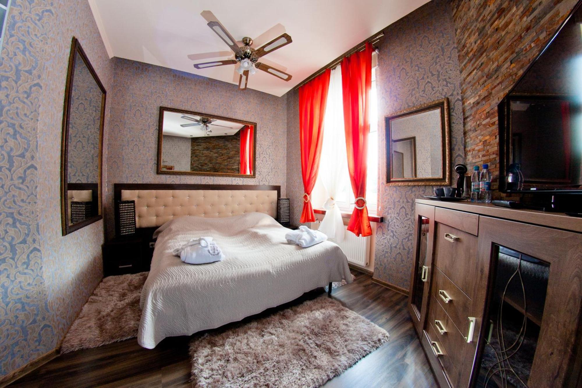 Palac Saturna Czeladź Quarto foto