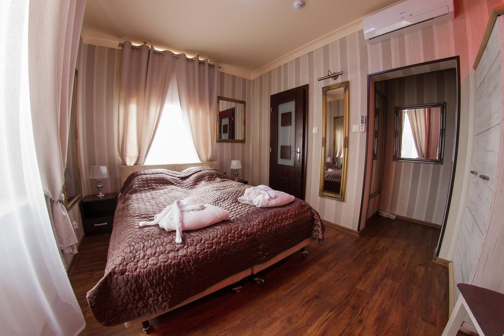 Palac Saturna Czeladź Quarto foto