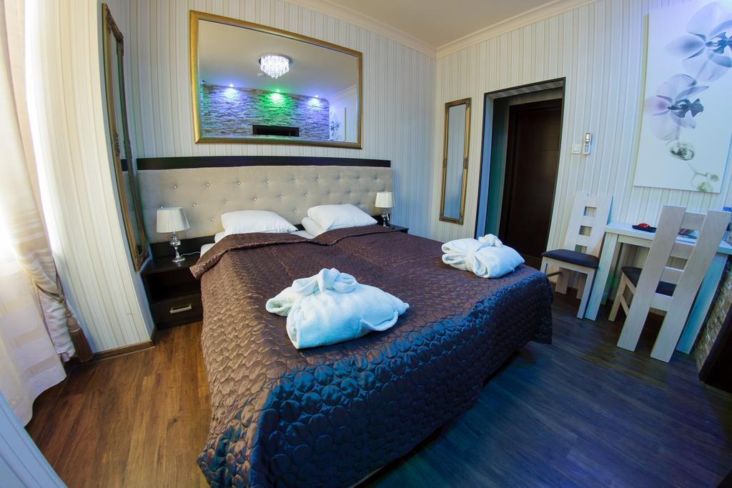 Palac Saturna Czeladź Quarto foto