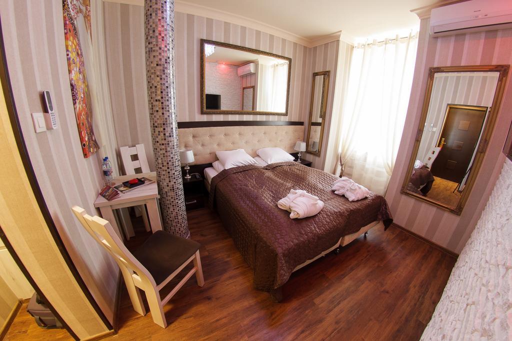 Palac Saturna Czeladź Quarto foto